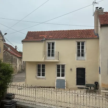De La Porcelaine 4 Pers Holiday home Giey-sur-Aujon