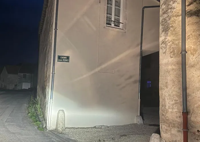 De La Porcelaine, 4 Pers * Giey-sur-Aujon