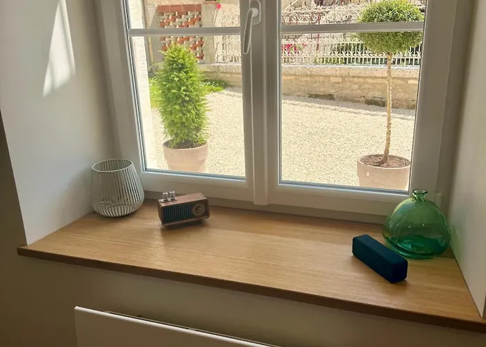 De La Porcelaine, 4 Pers Holiday home Giey-sur-Aujon